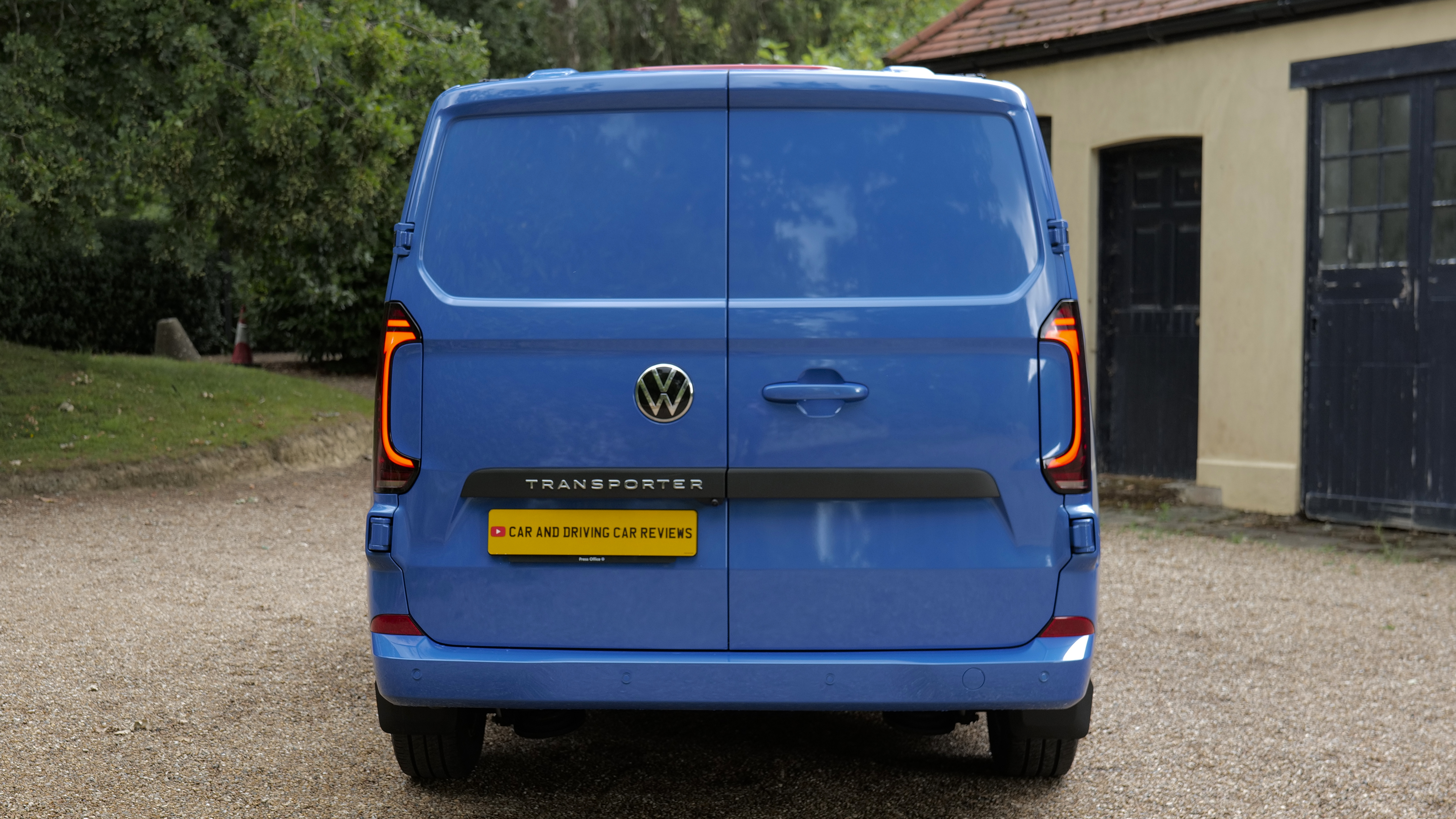 Volkswagen TRANSPORTER T32 SWB DIESEL 2.0 TDI 150 Commerce Plus Kombi Van Auto